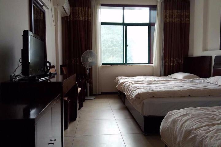 Room 9 of 27