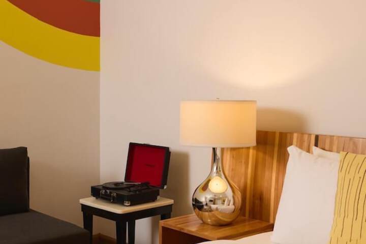 Room 36 of 80