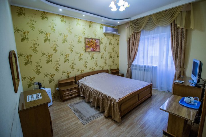 Room 18 of 21