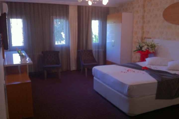 Room 16 of 36