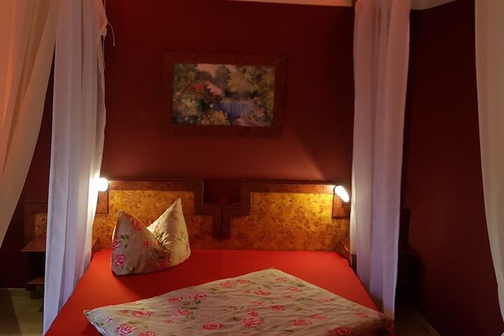Room 6 of 40