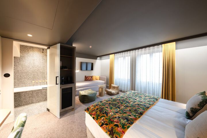 Room 19 of 46