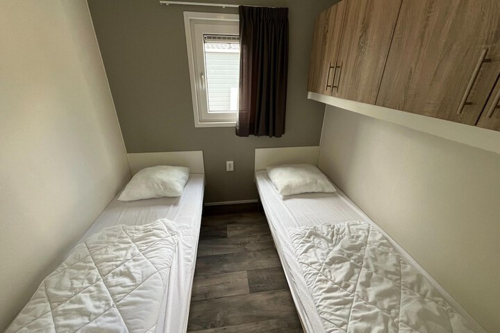 Room 3 of 37