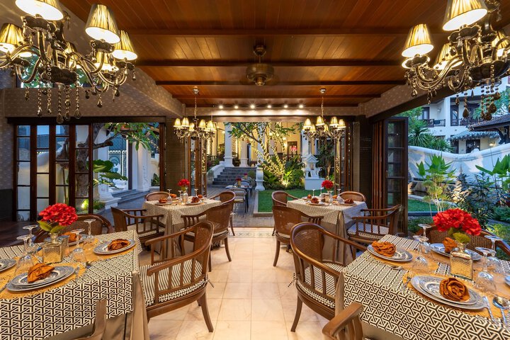 Dining 72 of 90