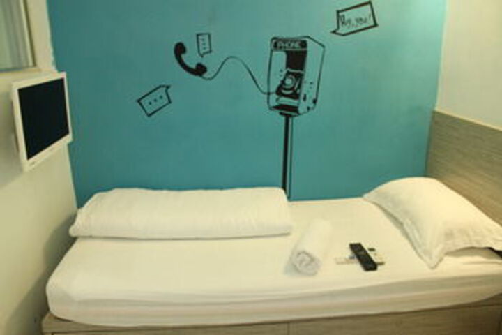 Room 83 of 93