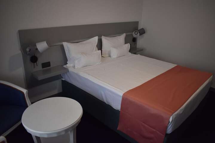 Room 27 of 55