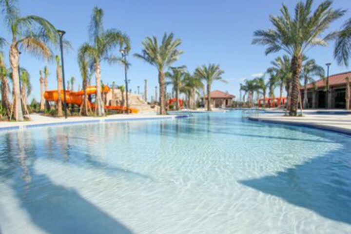 Near Disney Dream Home With Pool