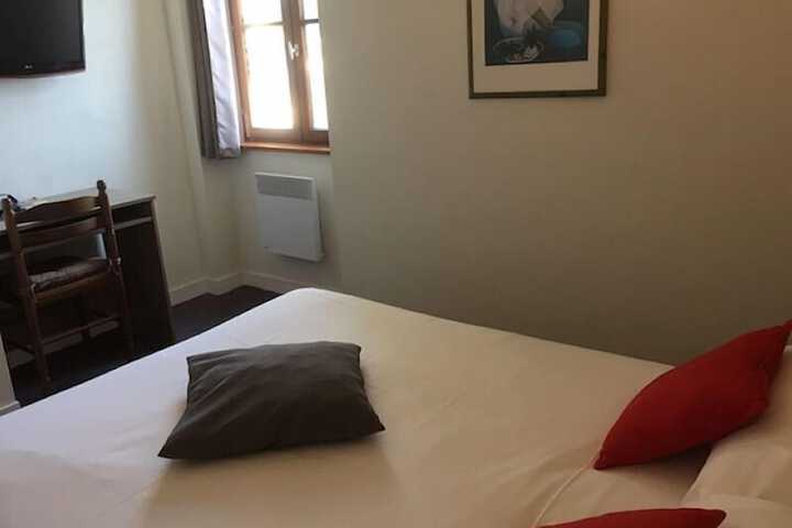 Room 9 of 24