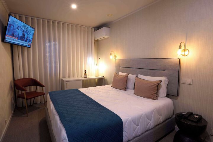 Room 42 of 70