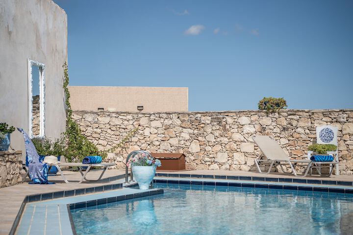 Pool 25 of 43