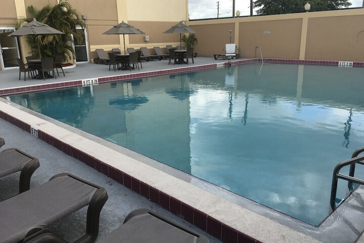 Photo of Holiday Inn Orlando North Winter Park by IHG Pool