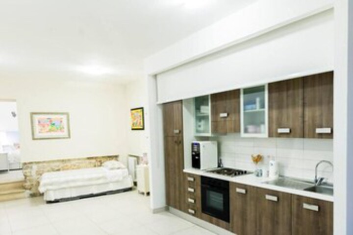 Room 12 of 14