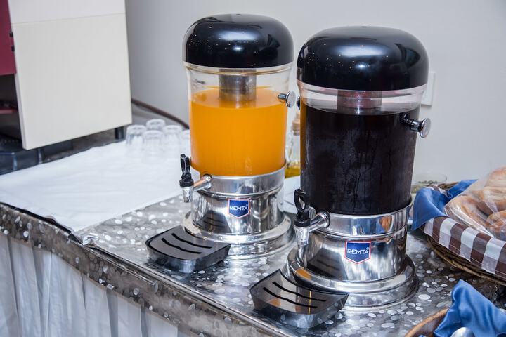Breakfast/Coffee Service 25 of 32