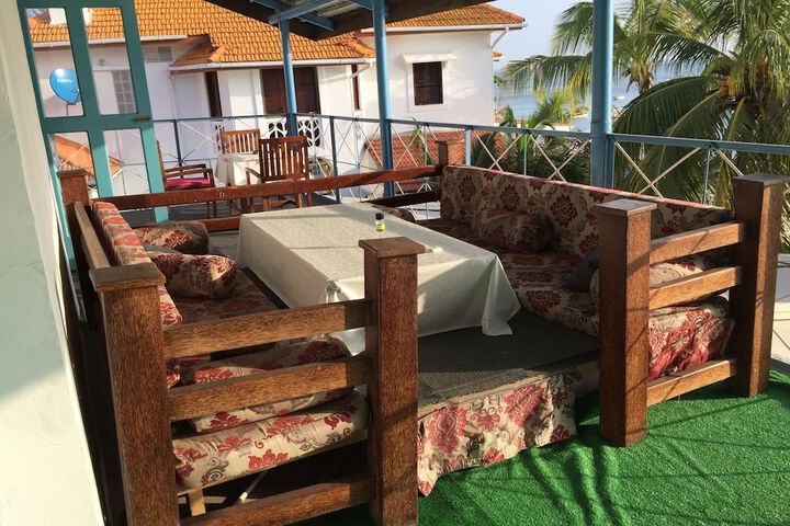 AL BAHR HOTEL & RESTAURANT