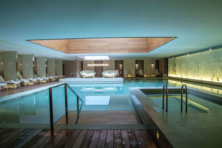 Hotel Pool