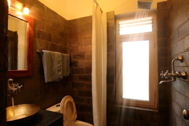 Room 23 of 43