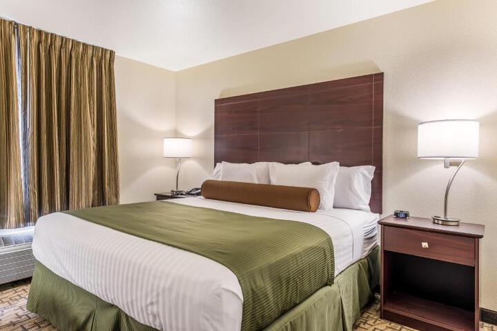 Double Accessible King Size Bed (3 of 5)