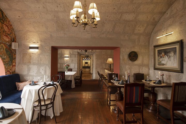Dining 52 of 81