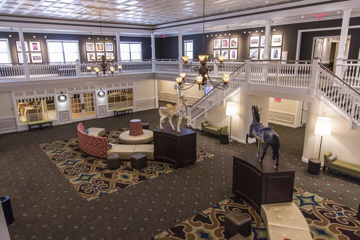 Entrance & Lobby