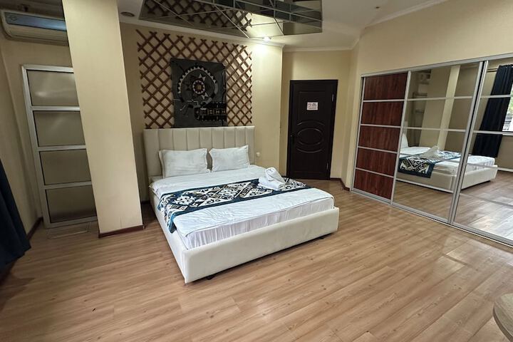 Room 5 of 61