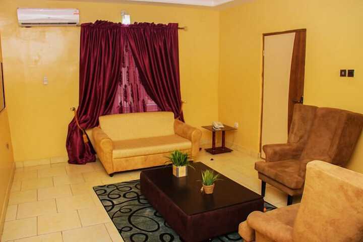 Room 9 of 29