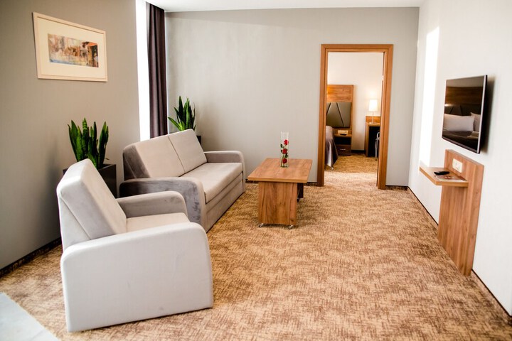 Room 28 of 59