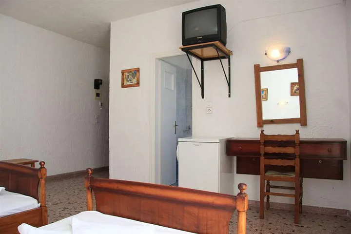 Room 4 of 11