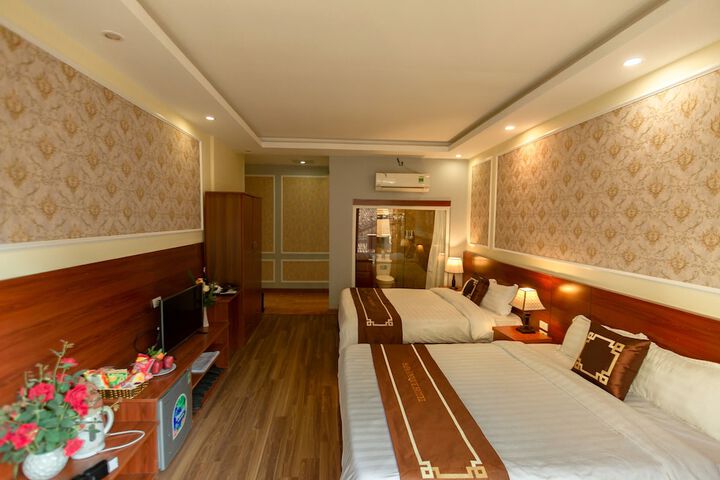 Room 16 of 48