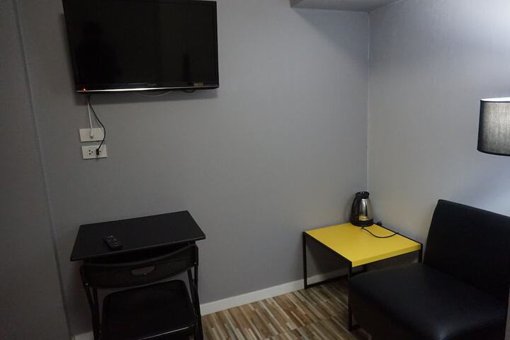 Room 26 of 61