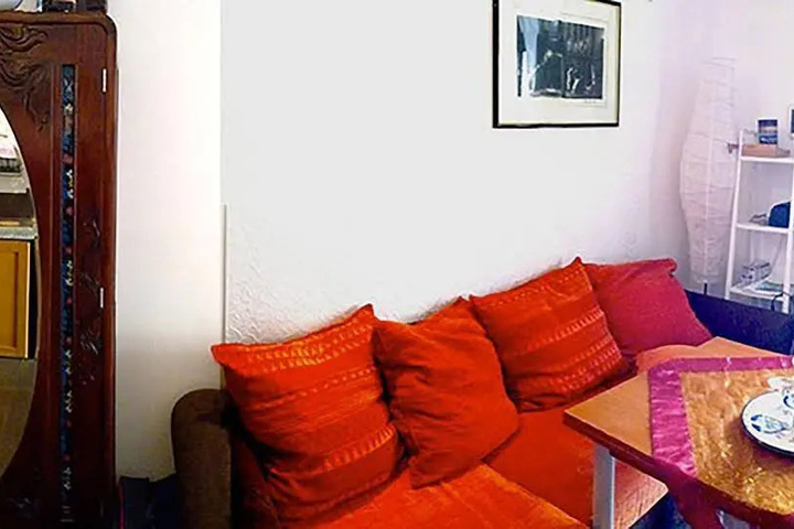 Room 4 of 15