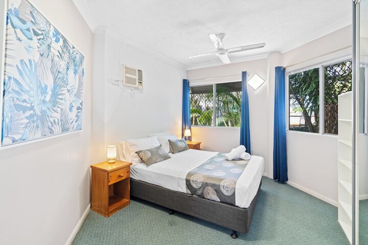 Room 4 of 43