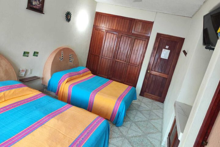 Room 34 of 76
