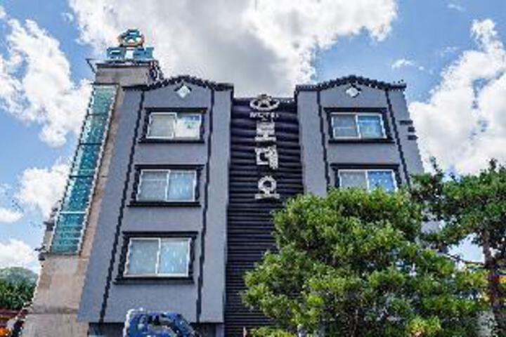 Hotel 2 of 6