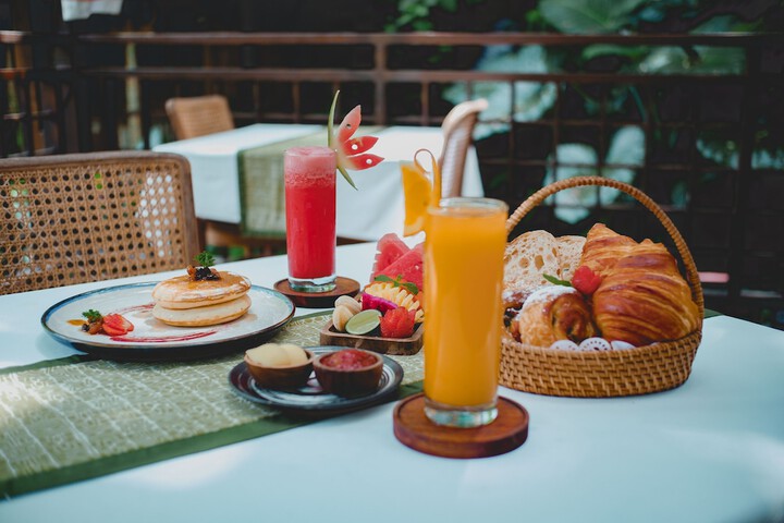 Breakfast/Coffee Service 57 of 80