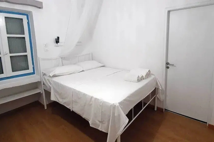 Room 3 of 20