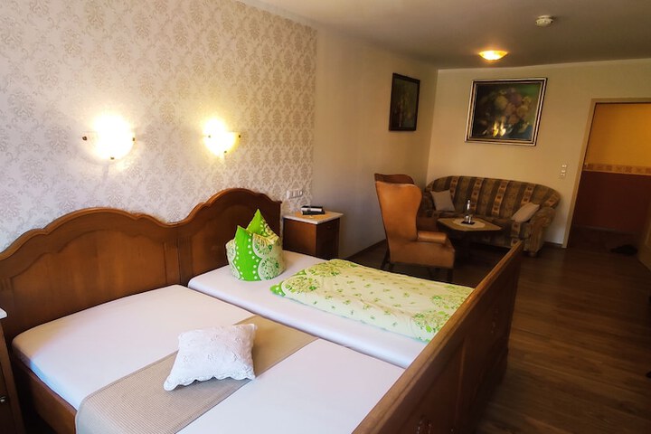 Room 3 of 47