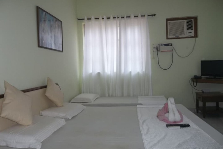 Room 12 of 26