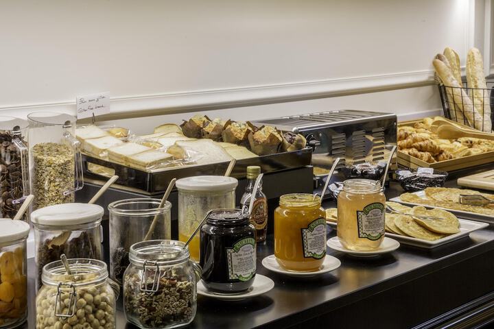 Breakfast/Coffee Service 104 of 138