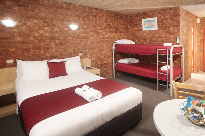 Room 5 of 34