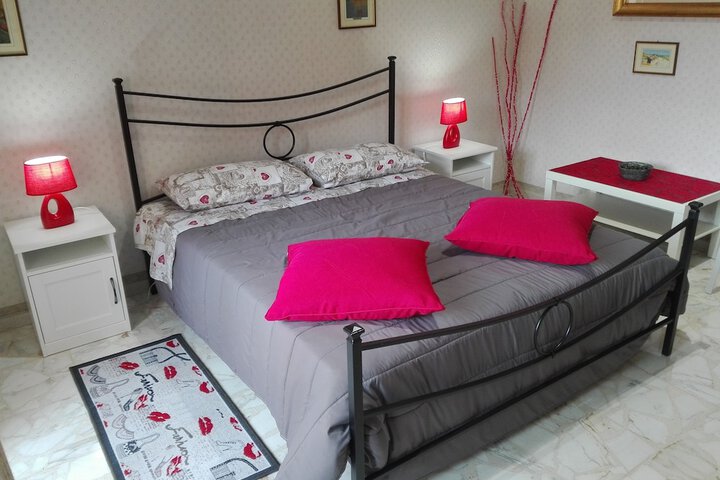 Room 5 of 20