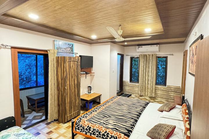 Room 10 of 26