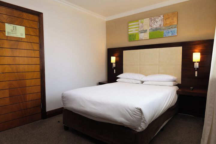 Room 28 of 74