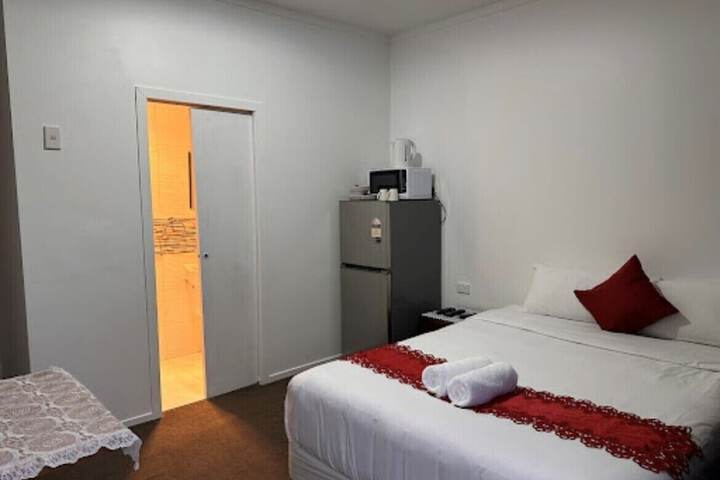 Room 4 of 14