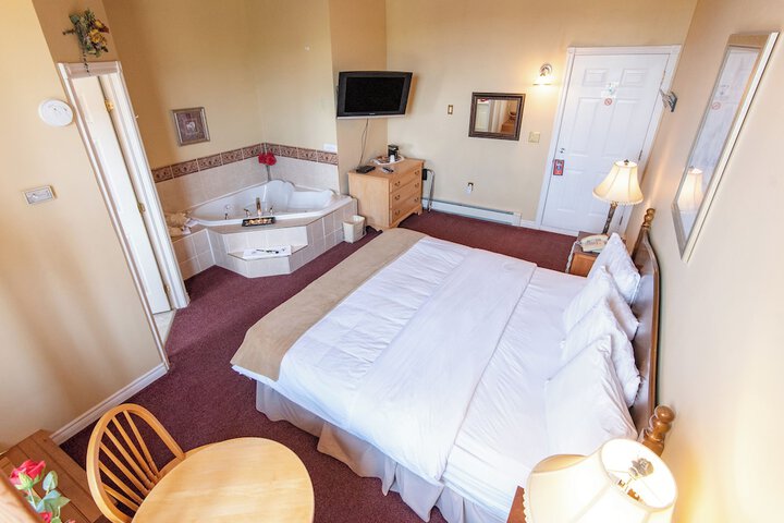 Room 16 of 64