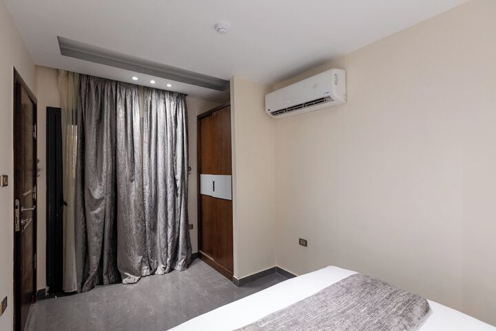 Room 38 of 103