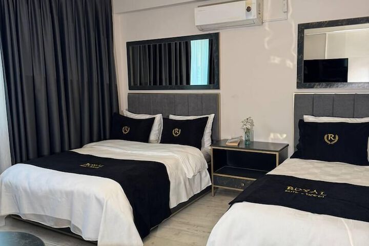 Room 52 of 71