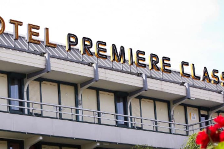 Hotel Entry