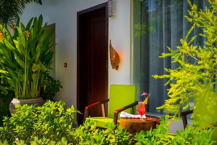 Hotel Exterior 105 of 107