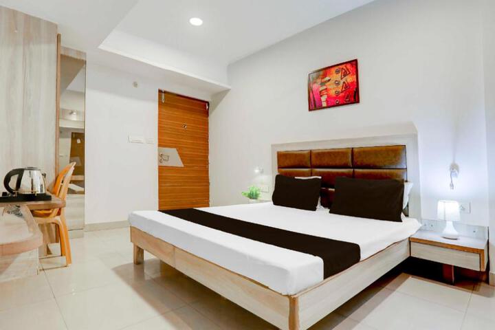 Hotel O Jiwaji Chowk Lashkar