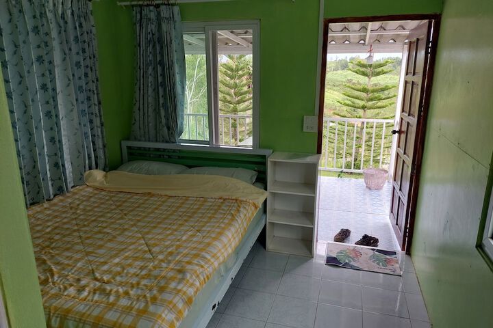 Room 5 of 33